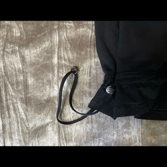 Lululemon Tame Me Tank
Black / Petal Pop Multi Size 6 - Picture 8 of 14